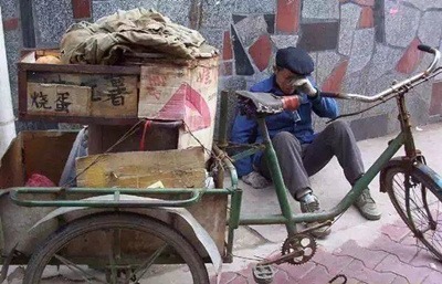 嚎啕大哭的中年司机：谁不是一边被生活逼迫，一边负重前行？-激流网